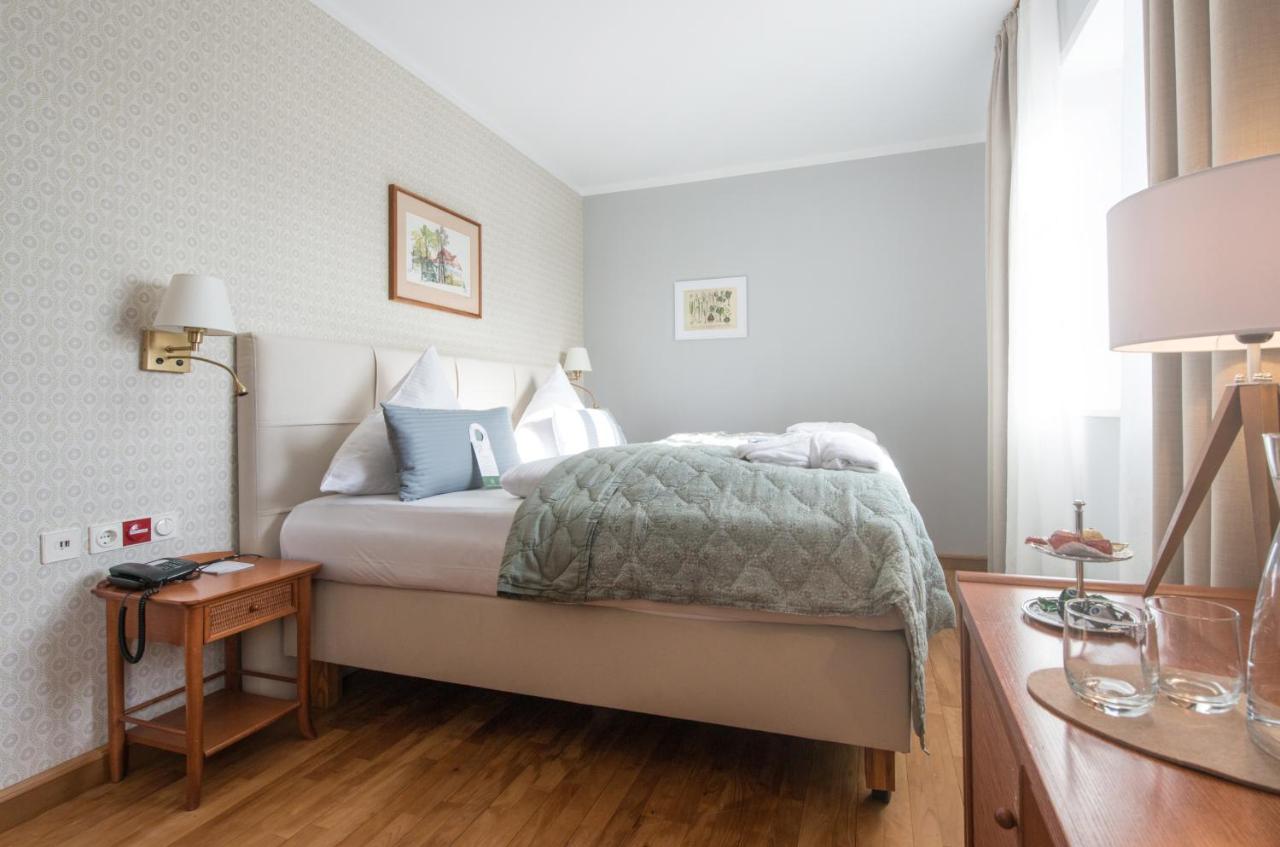 Biohotel Schlossgut Oberambach Extérieur photo