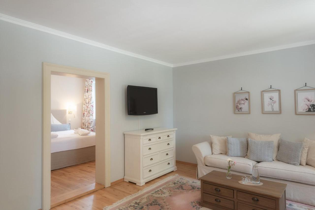 Biohotel Schlossgut Oberambach Extérieur photo